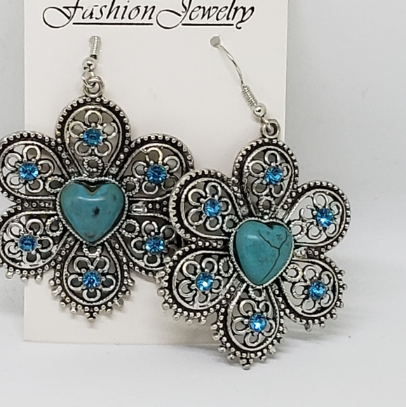Fashion Jewelry Jewelry - NWT Turquoise Stone Silver Earrings